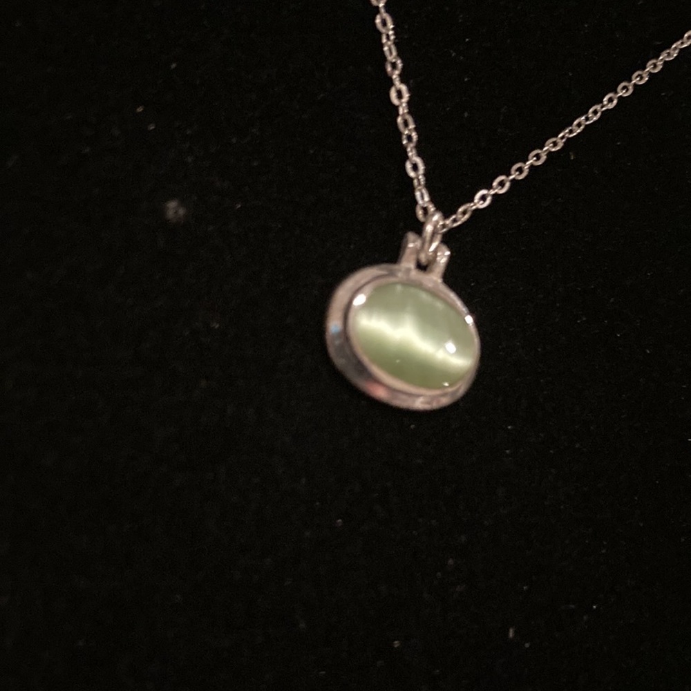 Delicate Green in Sterling - Picture 4 of 13
